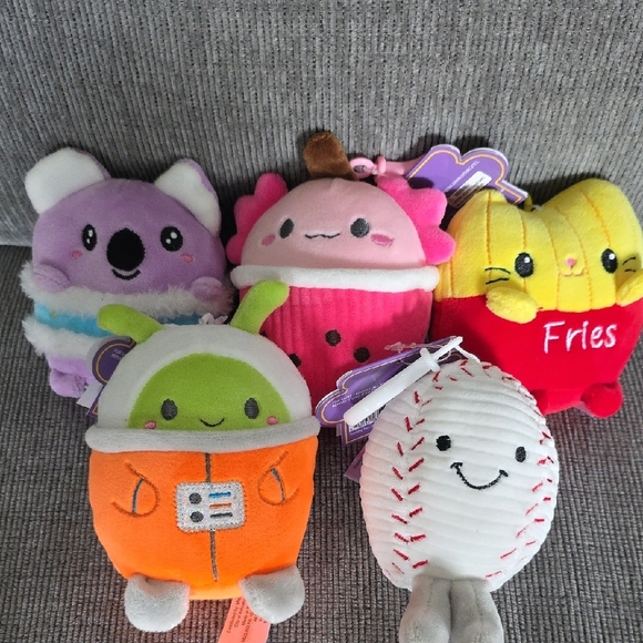 Cuddle Crew Other - Cuddle Crew Plush Toys With Keychain Attachment For Backpacks